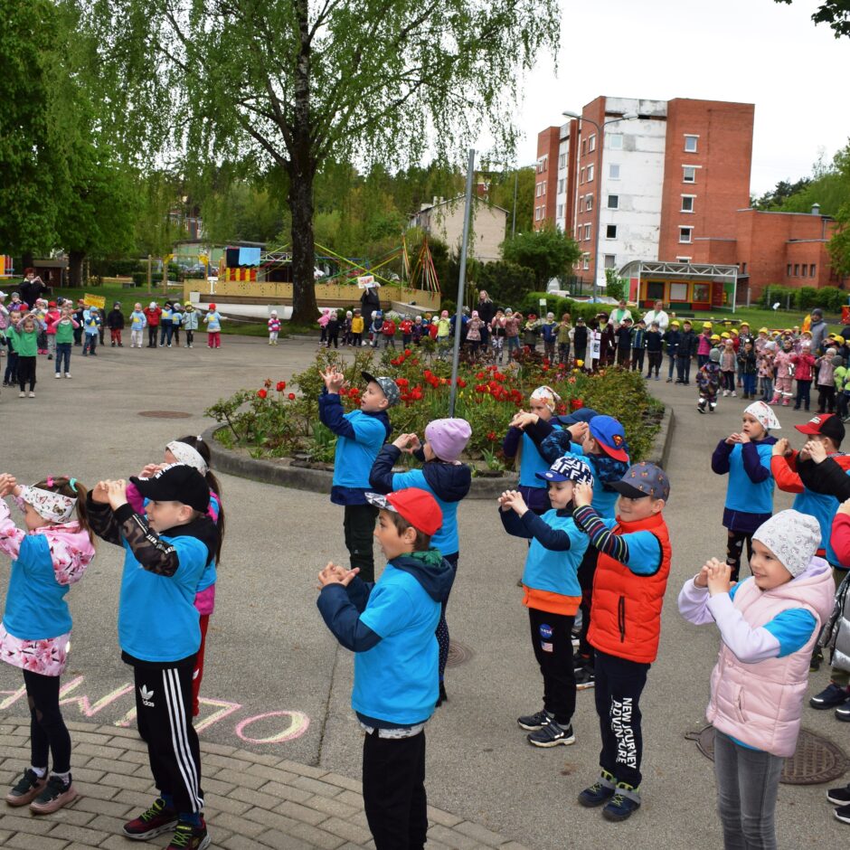 Sporta aktivitātes ārā.