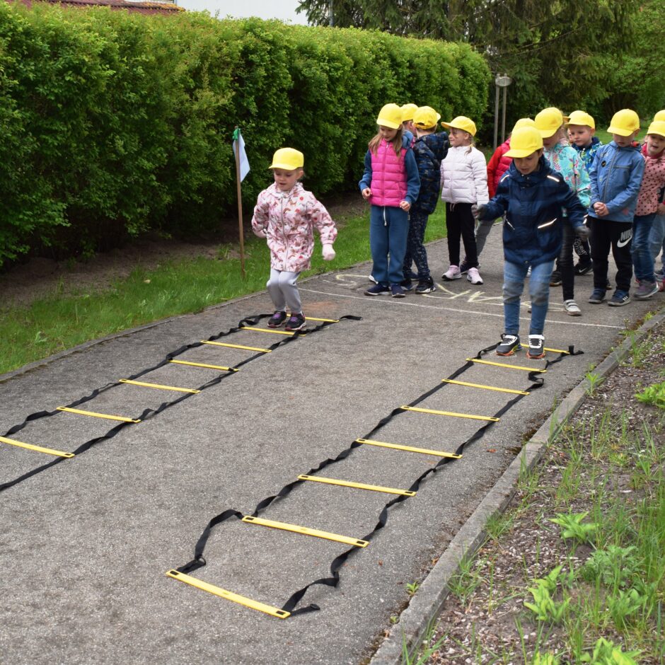 Sporta aktivitātes ārā.