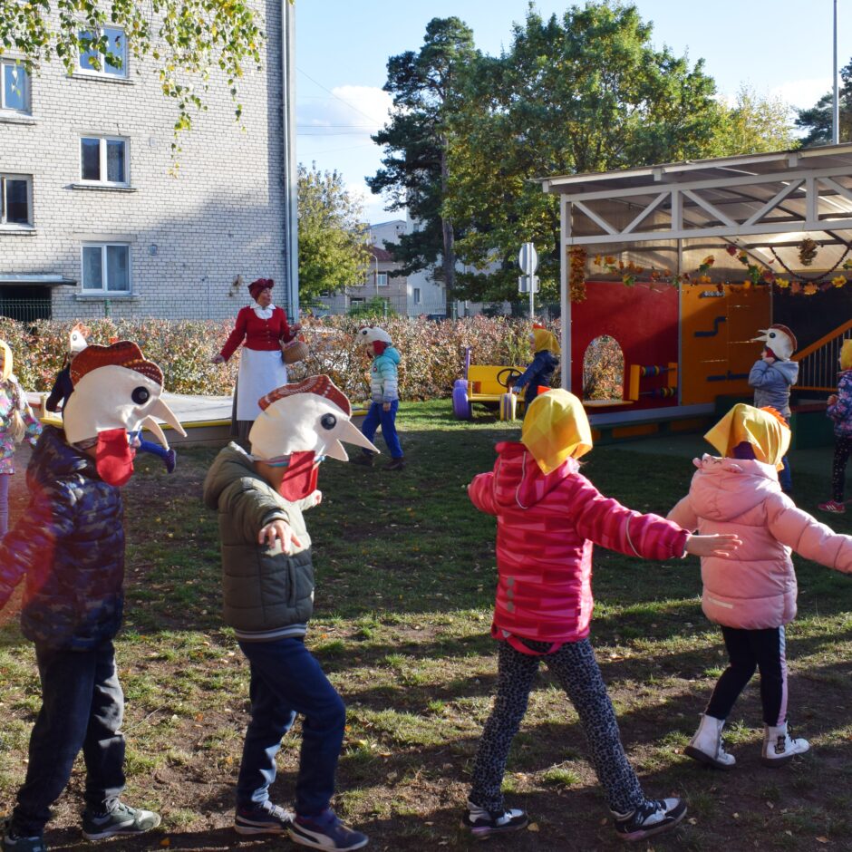 2.gr. bērnu priekšnesums 