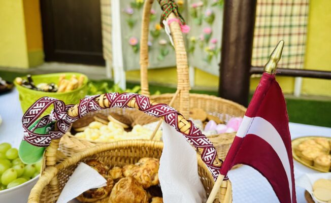 baltā galdauta svētki